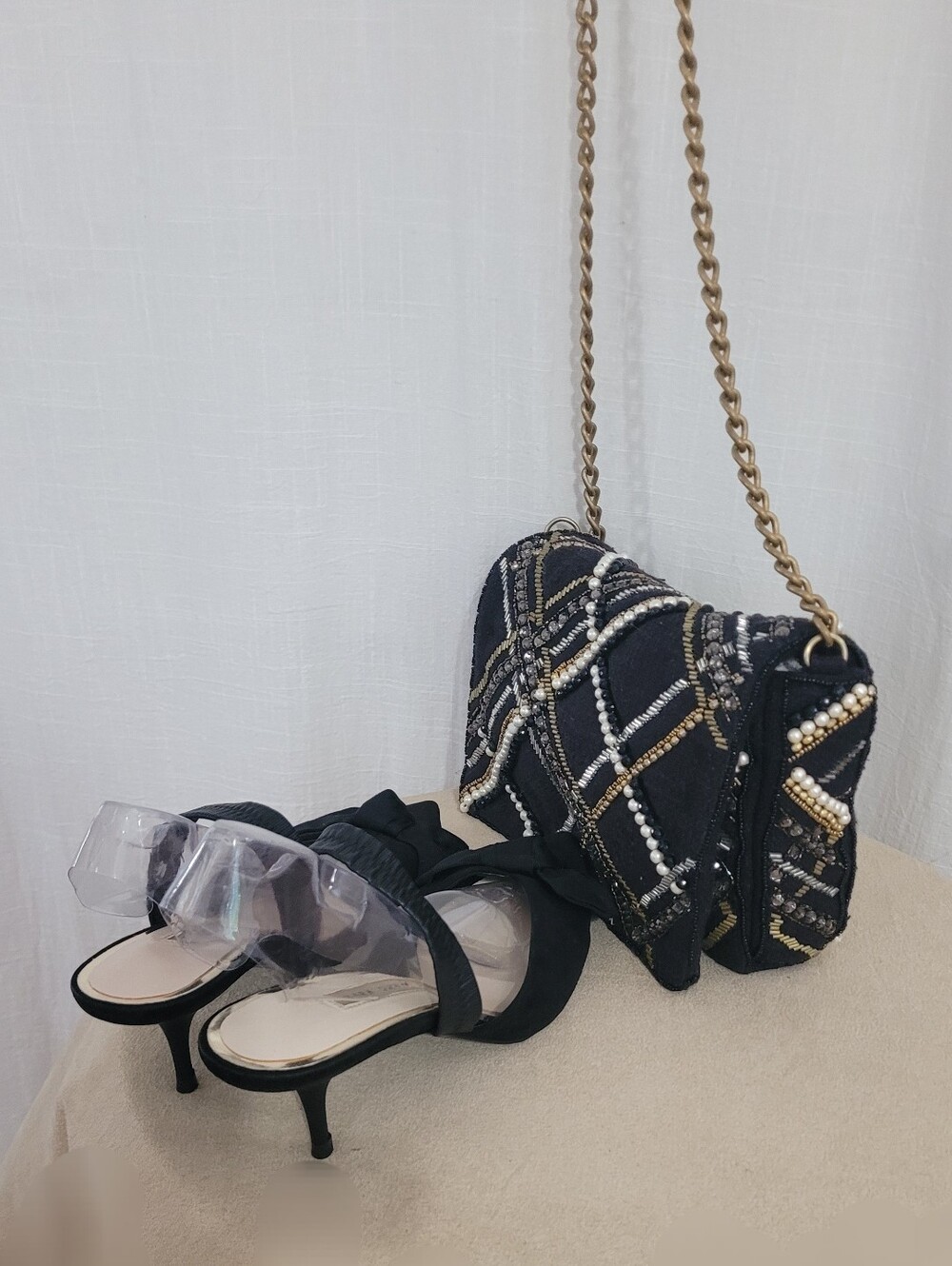 Black Pointed Slingback Kitten Heels with Bow - Picture 8 of 12